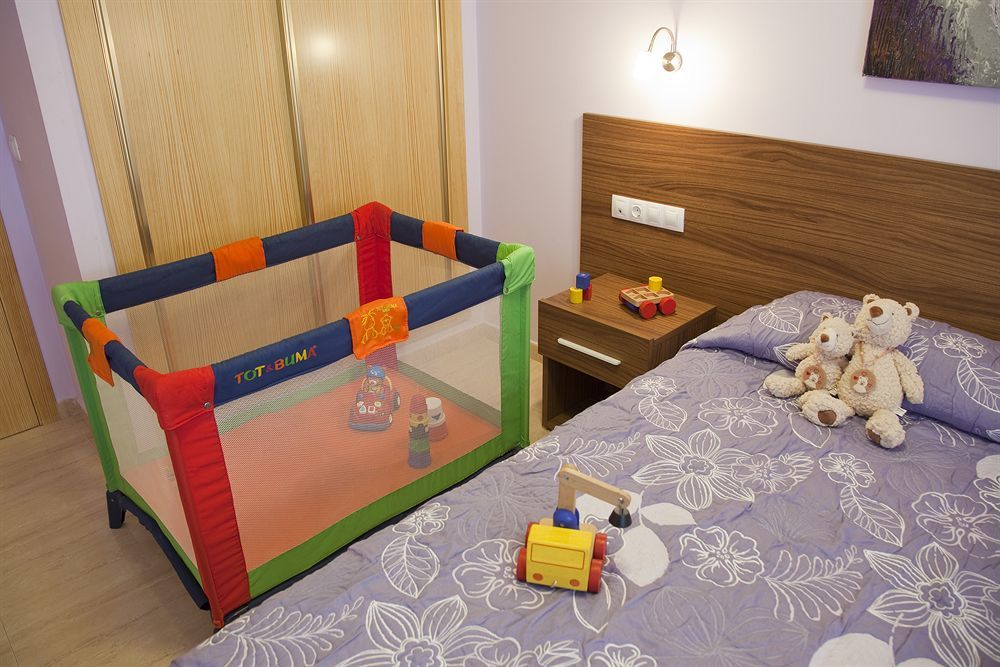 Apartamentos Campuebla มอนตาเนคอส ภายนอก รูปภาพ