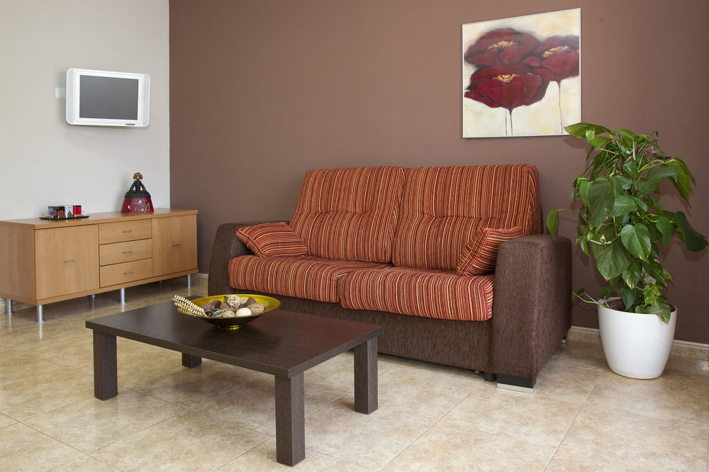 Apartamentos Campuebla มอนตาเนคอส ภายนอก รูปภาพ
